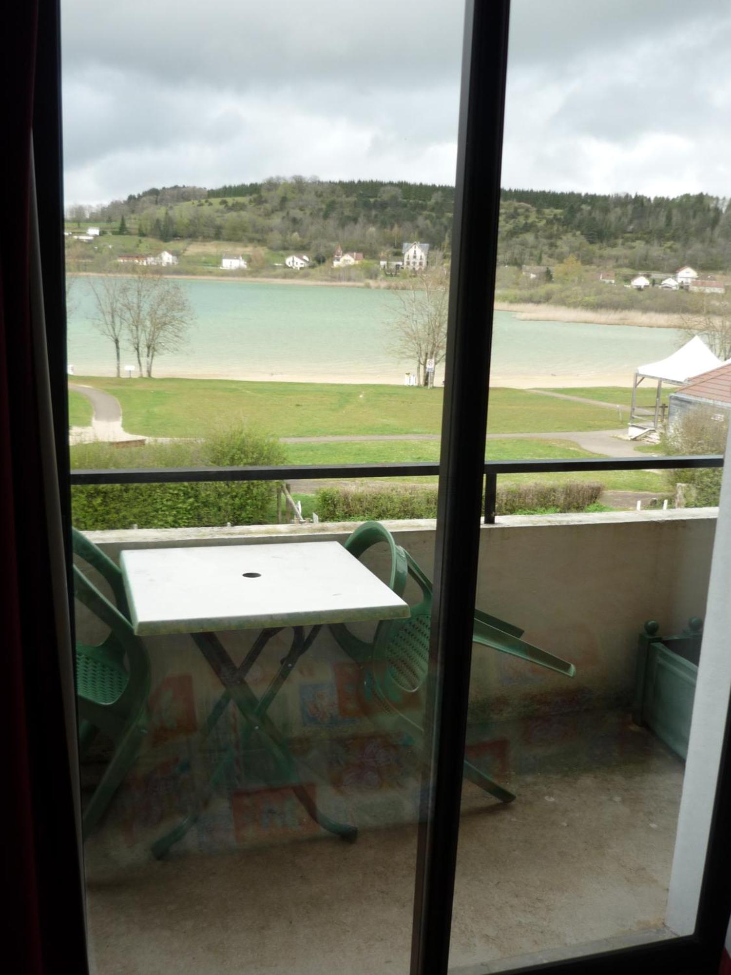 Hotel Restaurant La Chaumiere Du Lac Clairvaux-les-Lacs Eksteriør bilde