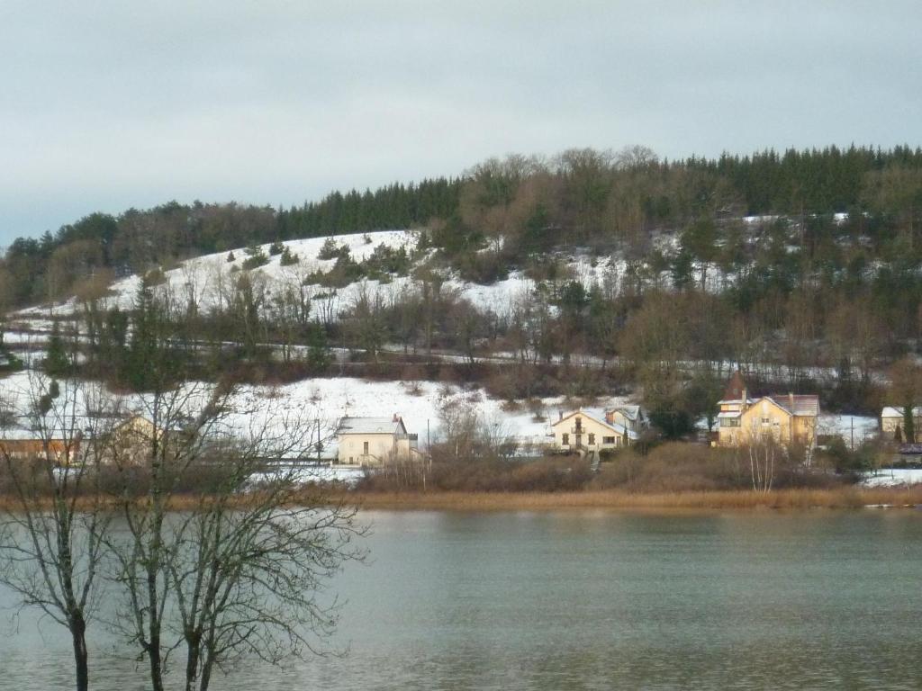 Hotel Restaurant La Chaumiere Du Lac Clairvaux-les-Lacs Eksteriør bilde